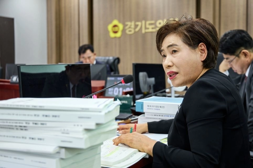 ▲ 지난 11일 열린 제393회 임시회 제1차 경기도청 예산결산특별위원회에서 질의하는 국은주 의원(사진=경기도의회)