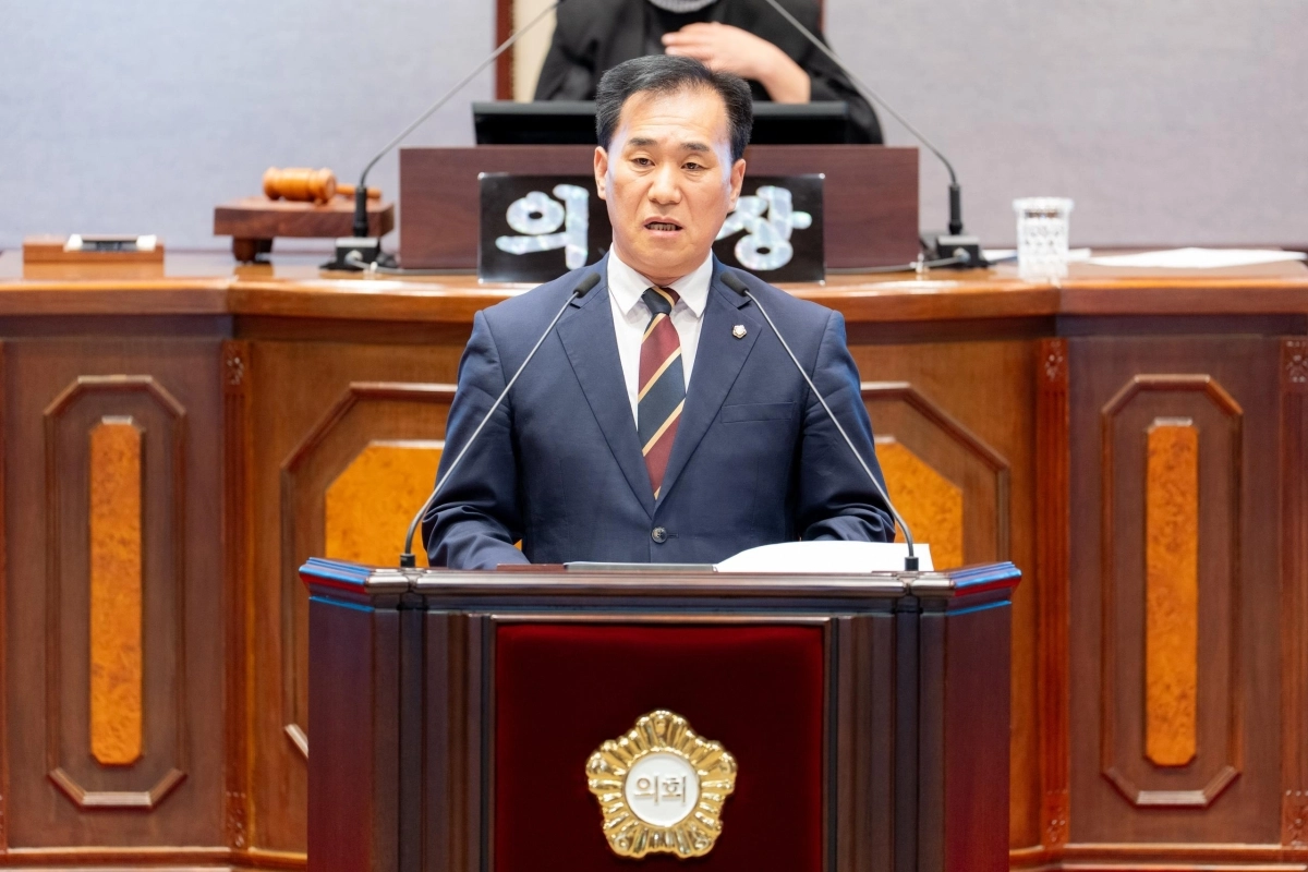 송영광 강남구의회 경제도시위원장이 지난 15일 열린 제337회 정례회 제2차 본회의에서 5분 발언을 하고 있다. 사진 : 강남구의회 제공.