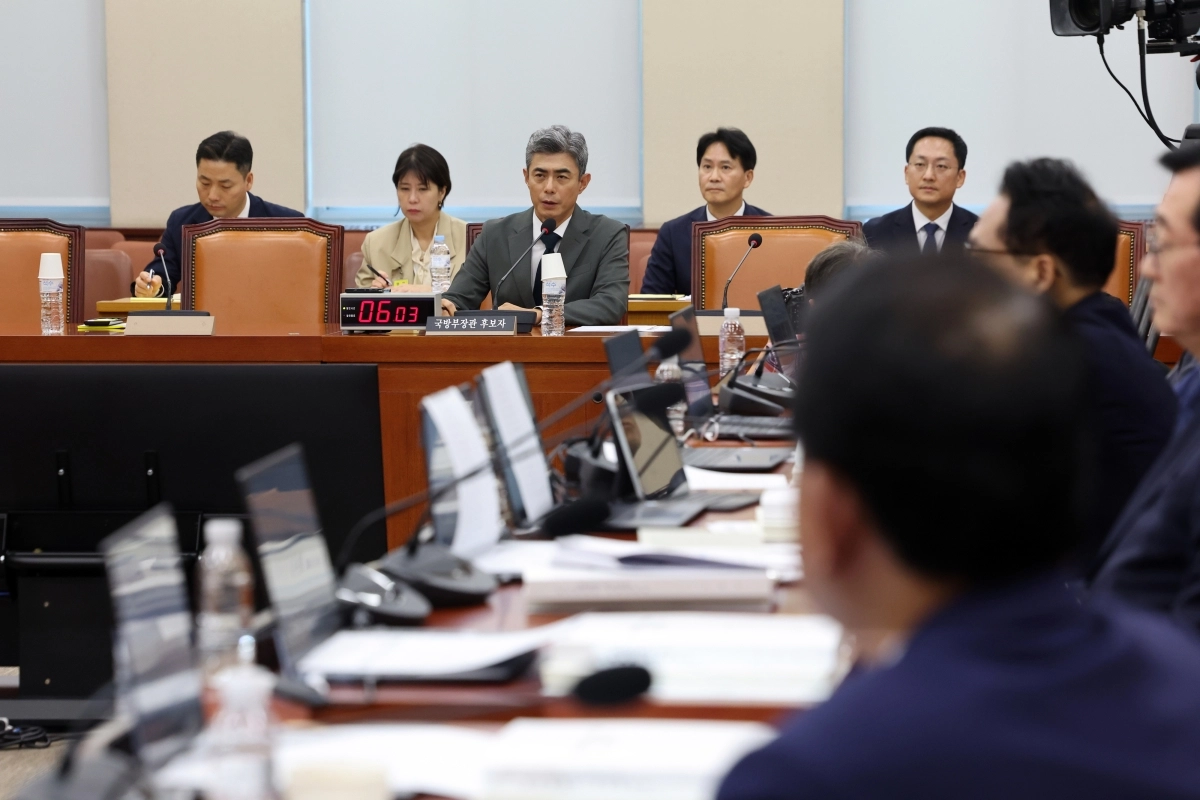 강 후보자가 16일 오전 서울 여의도 국회 국방위원회에서 열린 인사청문회에서 의원 질의에 답하고 있다.  2026.9.16. 뉴스1