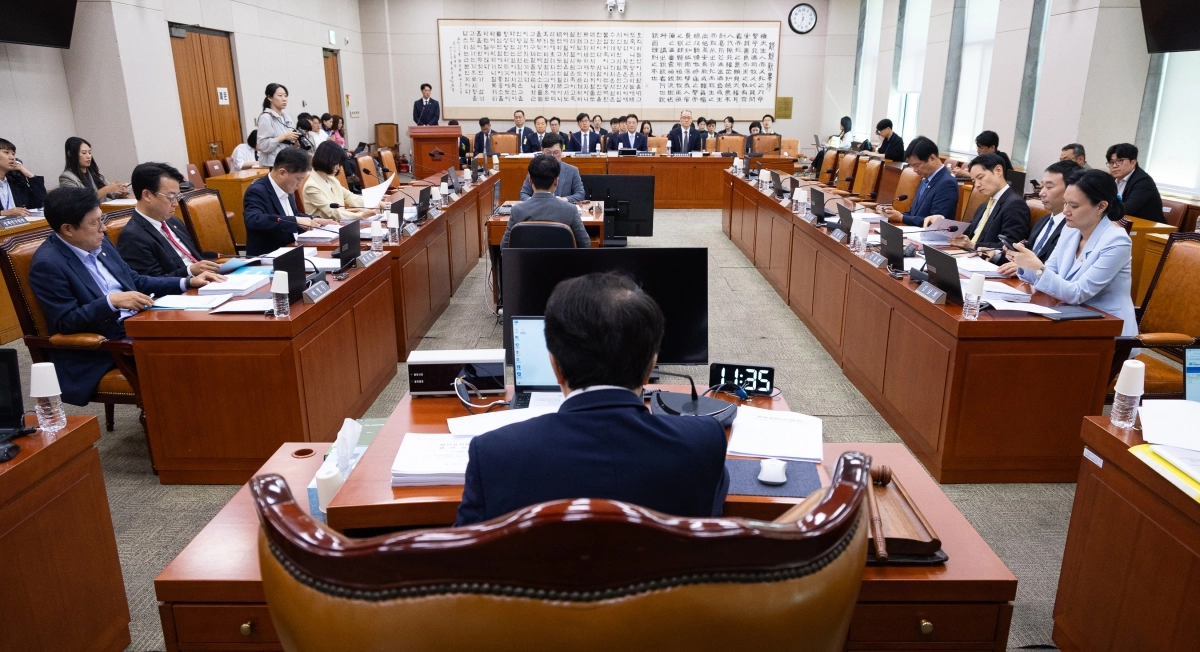김의겸 국회 법제사법위원회 법안심사제1소위원장이 16일 국회에서 열린 소위원회를 주재하고 있다. 2026.9.16 뉴스1