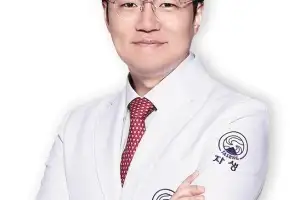 “2060년 세계 1위 고령국가 한국, 노년기 삶의 질 좌우하는 ‘척추 건강’”
