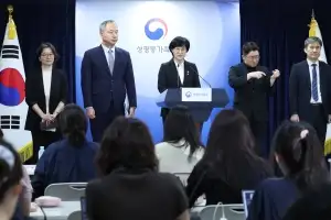‘9주 이내’ 임신중지약,  내년 병원부터 풀린다