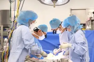 “가슴 여는 게 두렵다고?”…관상동맥우회술이 시술보다 안전한 경우와 이유