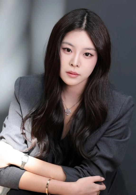 ‘미코 진’ 우서윤, 빠져드는 우아함