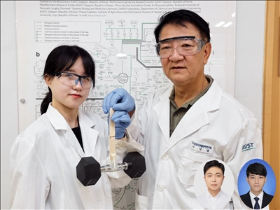 이번 연구를 수행한 연구자. 왼쪽부터 강민주 연구원, 이상엽 특훈교수, 이영준 박사, 김기배 박사  카이스트 제공