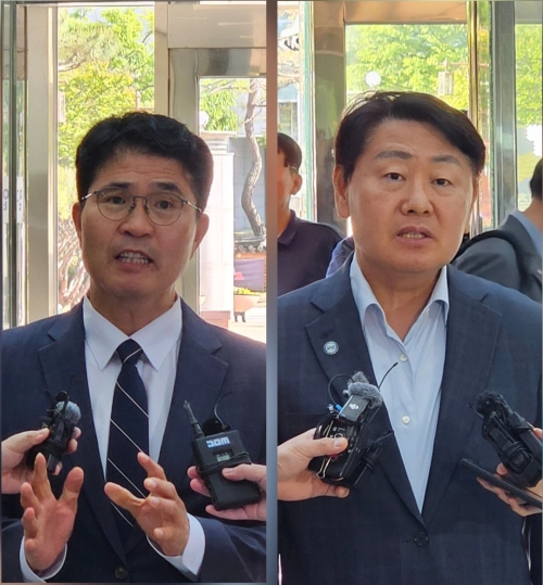 이원택 전북도지사와 김관영 전 전북도지사. 설정욱 기자