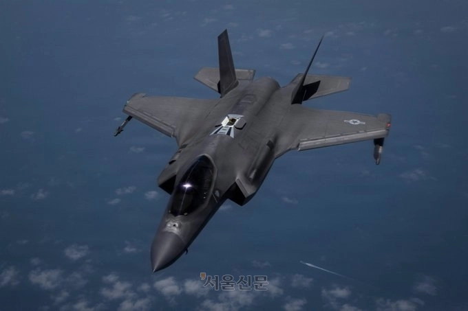 미 공군 F-35A 스텔스 전투기가 중동 지역 상공을 순찰하며 역내 해상 상공을 비행하고 있다. CENTCOM X 캡처