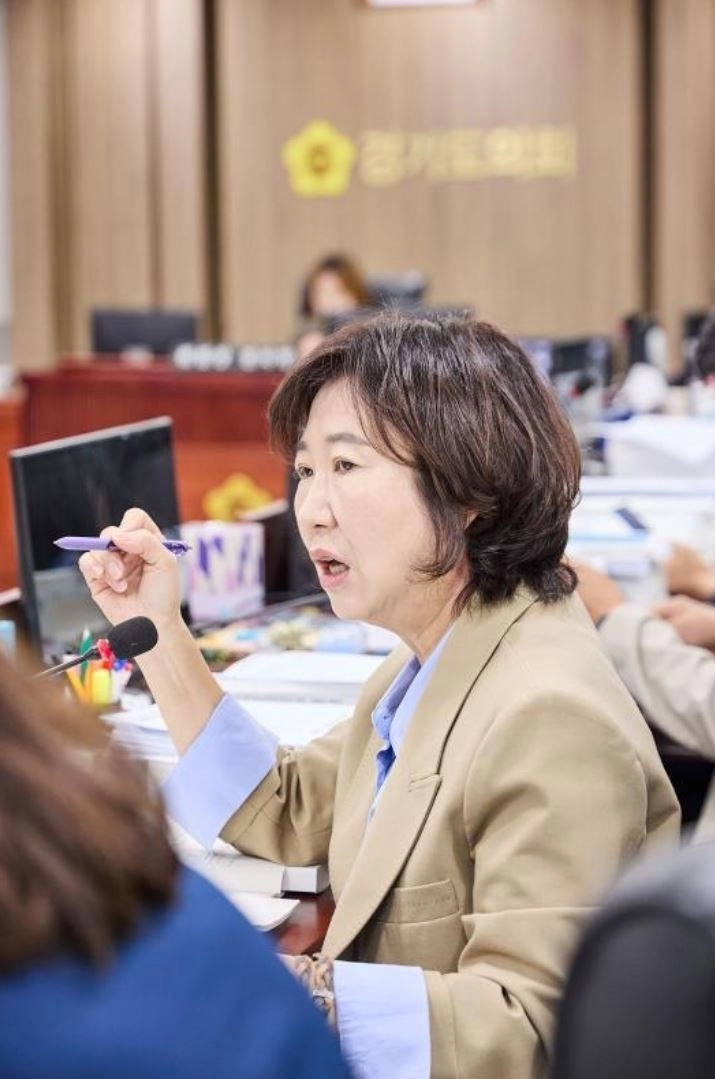 ▲ 지난 16일 열린 제393회 임시회 제4차 경기도청예산결산특별위원회 심사에서 질의하는 최경순 의원(사진=경기도의회)
