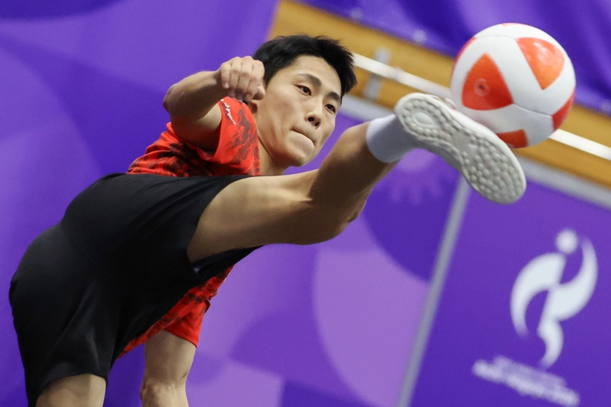 테크볼 국가대표 이준석이 17일 일본 나고야 히가시 스포츠센터에서 열린 2026 아이치·나고야 아시안게임 테크볼 남자 단식 B조 필리핀 프린스 아구스틴과의 경기에서 공을 받아넘기고 있다. 2026.9.17 나고야 연합뉴스