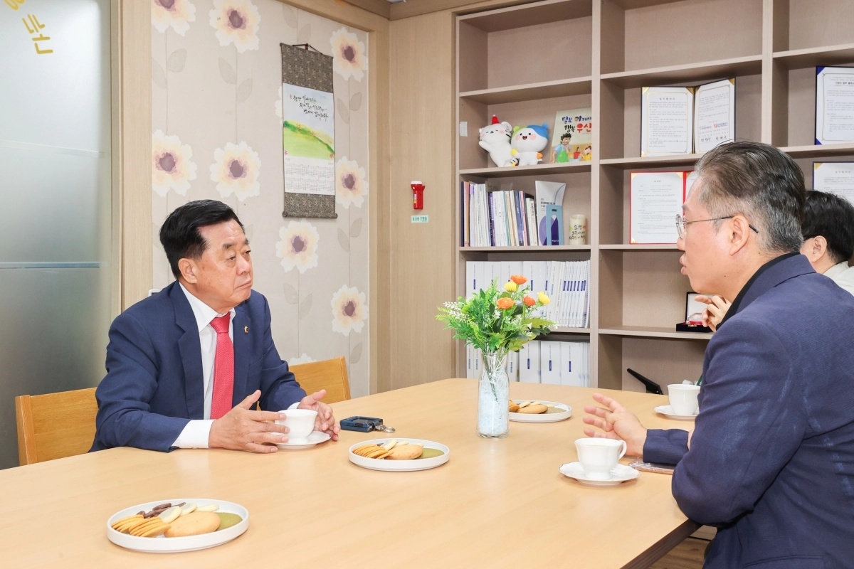 이날 김희수 의장은 시설 운영 실태와 애로사항을 직접 듣는 소통의 시간도 가졌다. 경북도의회 제공