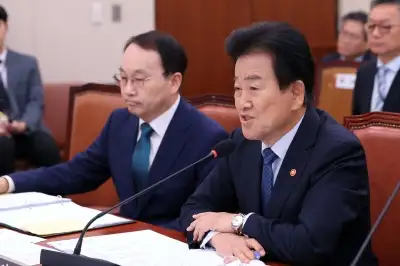 남북 주민 접촉 전면 허용되나… 정부, 사전 거부권 폐지 찬성