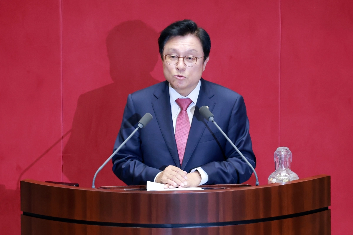 17일 국회에서 열린 본회의에서 형사사법 체계 개편에 따라 개정된 대통령 등의 경호에 관한 법률 일부개정법률안이 상정되자 법제사법위원회 야당 간사인 국민의힘 박형수 의원이 반대 토론하고 있다. 2026.9.17 연합뉴스