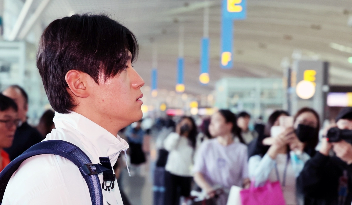 2026 아이치·나고야 아시안게임 야구 대표팀 내야수 김도영이 18일 오전 인천공항 제2여객터미널을 통해 출국하고 있다.     인천국제공항 뉴시스
