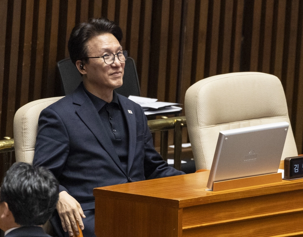 국회 본회의 참석한 김민석 대표