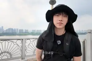 thumbnail - 해체된 아이돌, 21살 청춘 근황 화제…155km 도보 여행 응원 세례