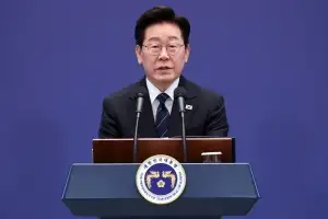 李대통령 “연임할 생각 전혀 없어…개헌 통한 연임 헌법상 불가”