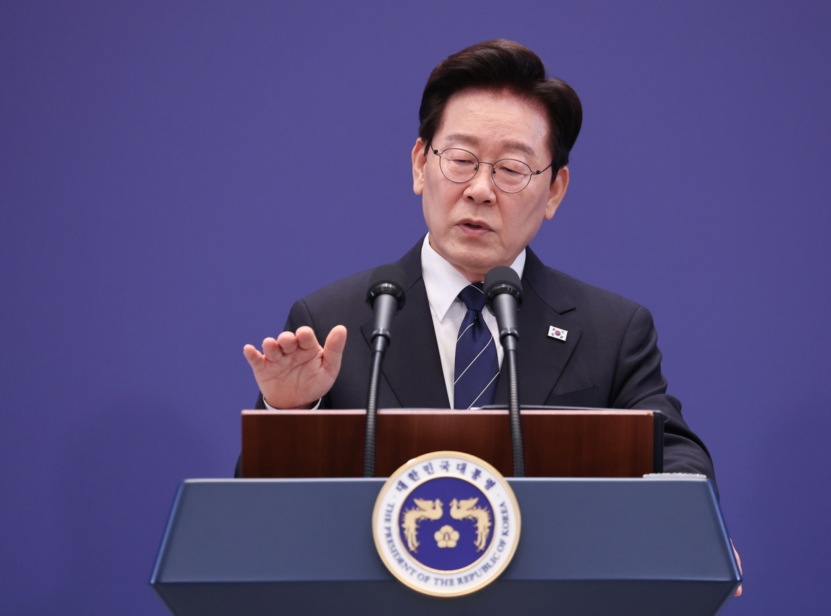 이재명 대통령이 18일 청와대 영빈관에서 열린 기자회견에서 취재진 질문에 답하고 있다. 2026.9.18 연합뉴스