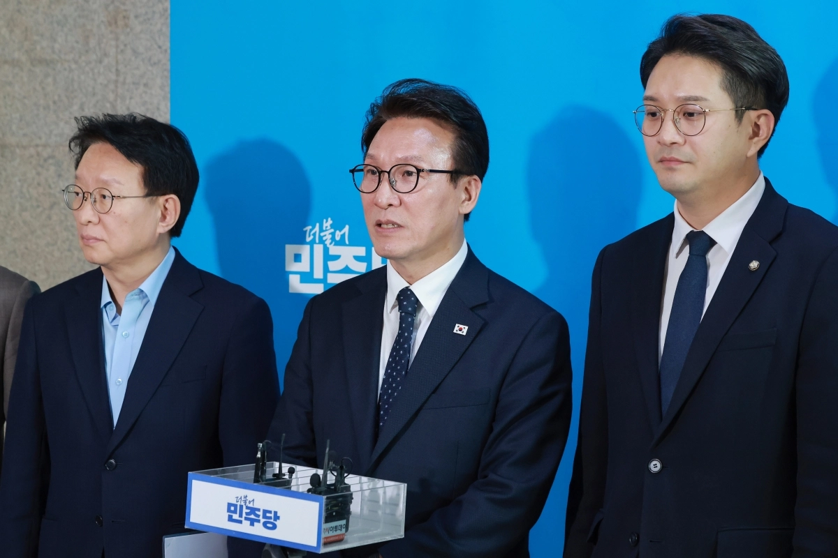 이재명 대통령 기자회견 시청 마치고 취재진 만난 민주당 김민석