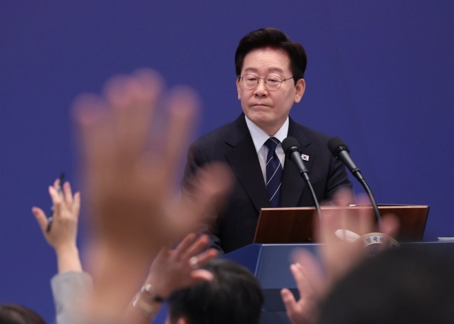 thumbnail - 李 “전쟁 관여 파병 없다...북미대화 ‘패싱’ 우려 안해도 돼”