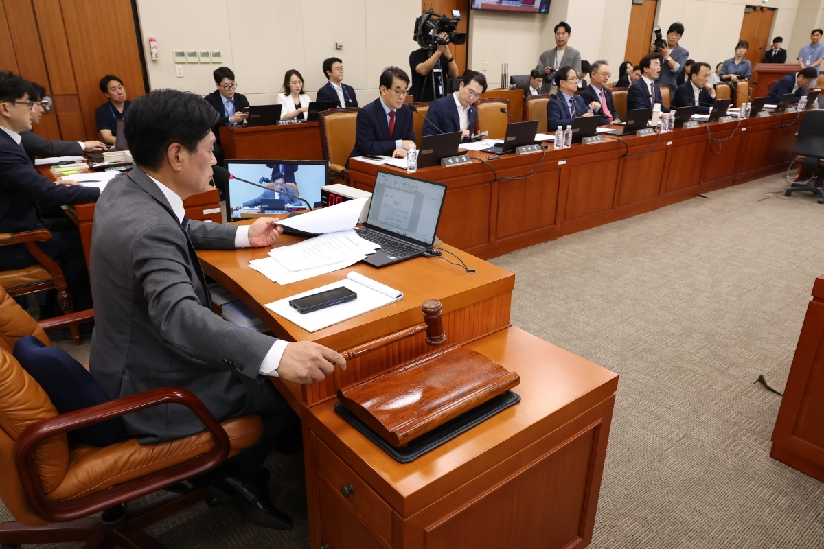 지난 17일 국회에서 열린 재정경제기획위원회 전체회의가 진행되고 있다. 연합뉴스