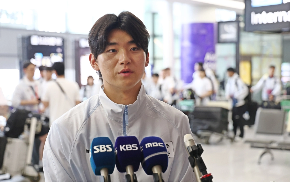2026 아이치·나고야 아시안게임 야구 대표팀 김도영이 18일 일본 주부국제공항을 통해 입국해 취재진과 인터뷰하고 있다. 2026.9.18 도코나메 연합뉴스