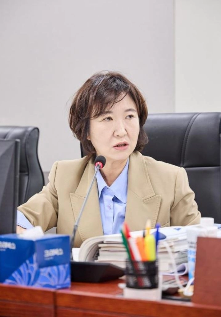 ▲ 지난 16일 열린 제393회 임시회 제4차 경기도청예산결산특별위원회 기획재정위원회 소관 심사에서 질의하는 최경순 의원(사진=경기도의회)