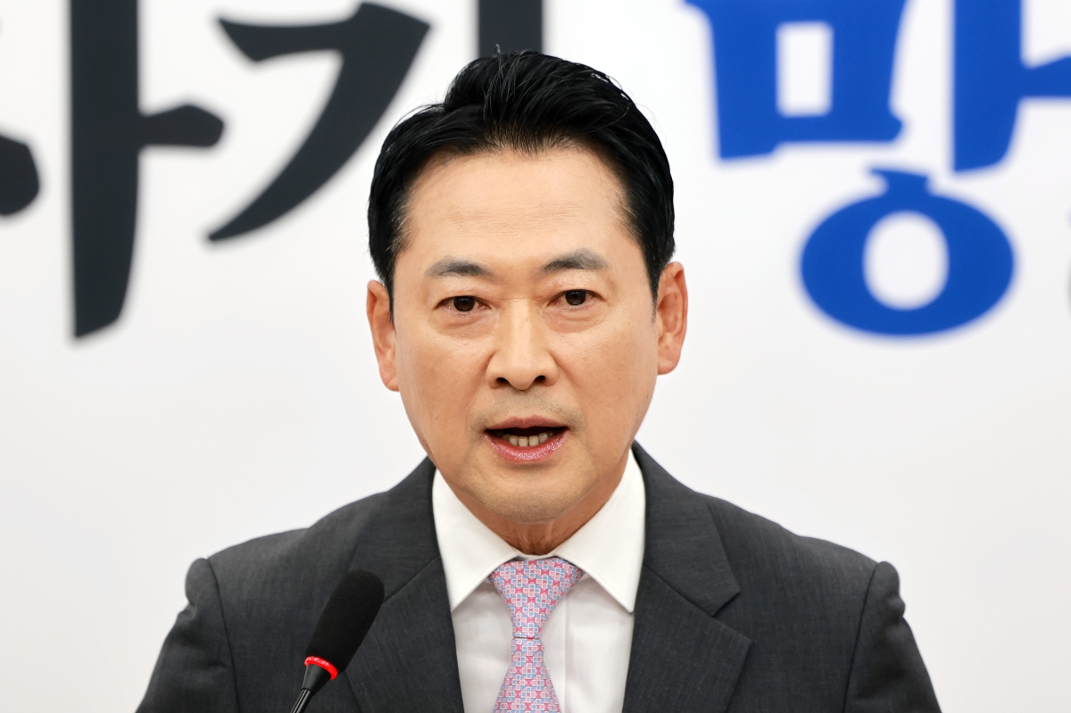 국민의힘 장동혁 대표가 18일 국회에서 이재명 대통령 기자회견과 관련해 입장을 밝히고 있다. 연합뉴스