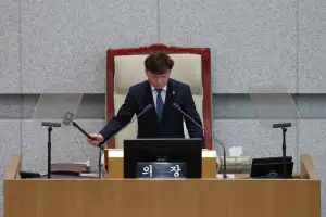 남종섭 경기도의회 의장, 추경 심의 위해 본회의 정회...집행부 입장 재검토 촉구