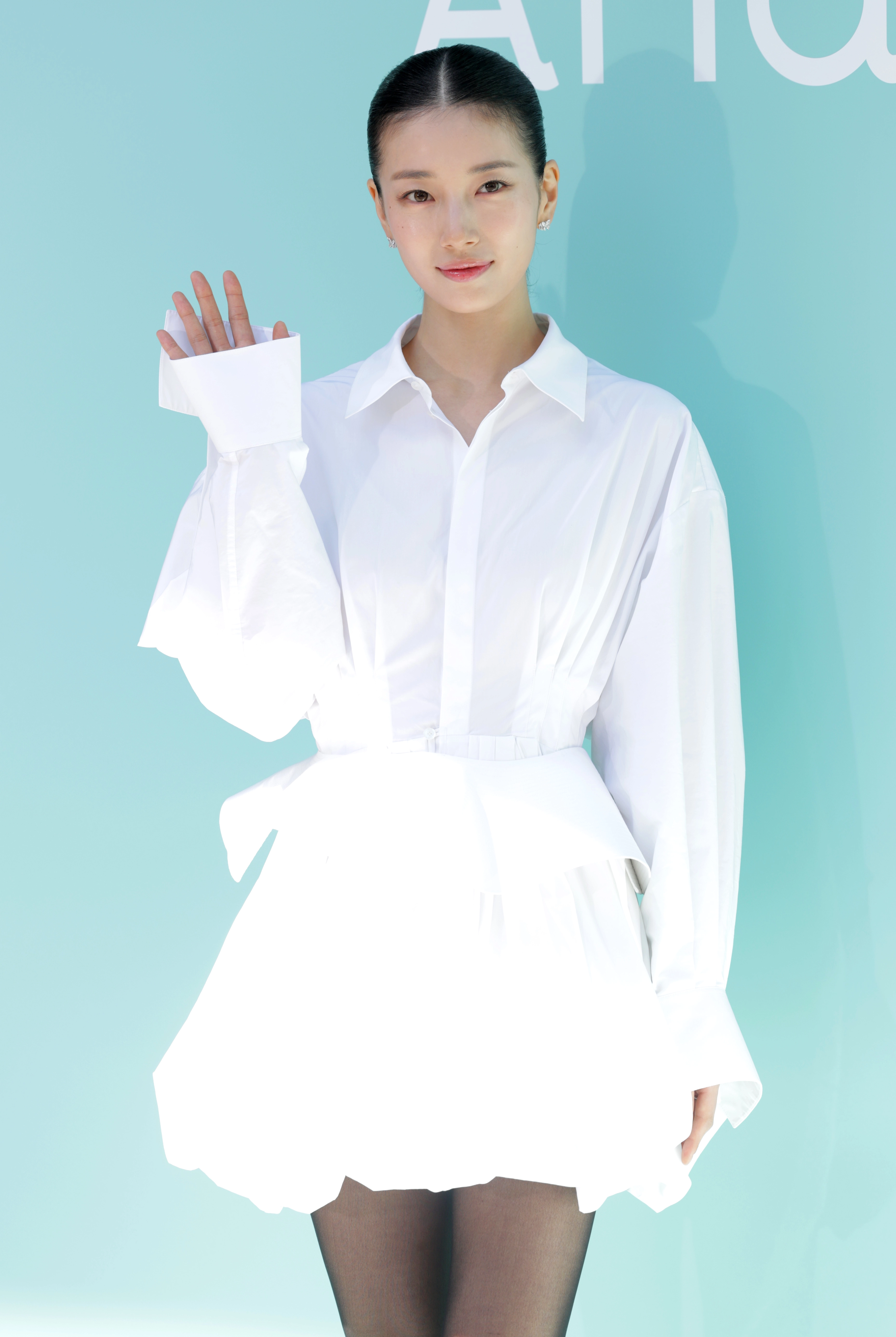 배우 수지가 18일 서울 성동구 올리브영 N 성수에서 열린 더 파운더즈 뷰티 브랜드 아누아(Anua) ‘PDRN’ 라인 팝업스토어 오픈 행사에 참석해 포즈를 취하고 있다. 2026.9.18.<br>뉴스1