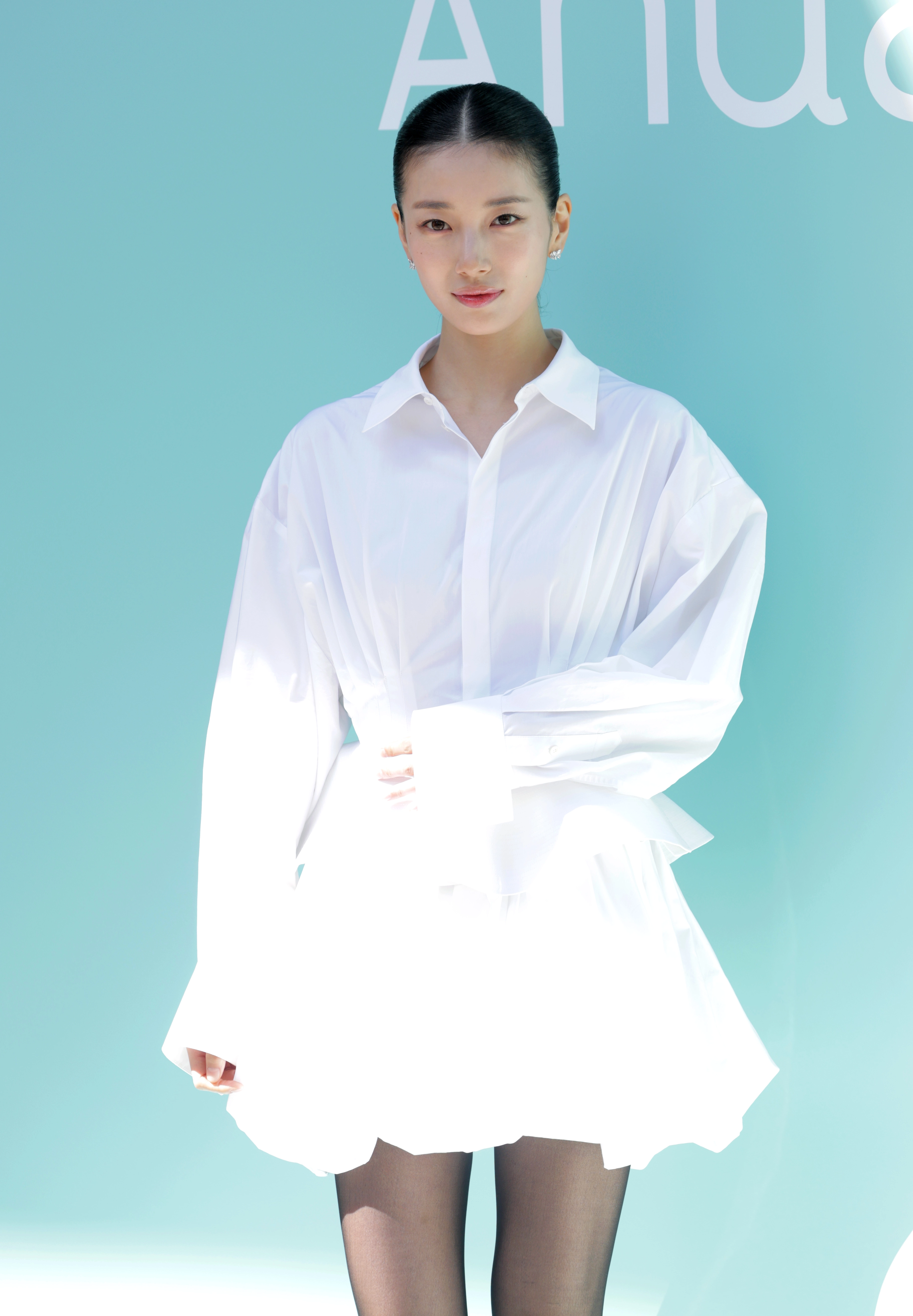 배우 수지가 18일 서울 성동구 올리브영 N 성수에서 열린 더 파운더즈 뷰티 브랜드 아누아(Anua) ‘PDRN’ 라인 팝업스토어 오픈 행사에 참석해 포즈를 취하고 있다. 2026.9.18.<br>뉴스1