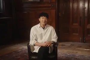 뉴욕 병기창에 ‘벚꽃동산’ 유리집 올린 사울 킴 “무대는 사라져도 아이디어는 영원”