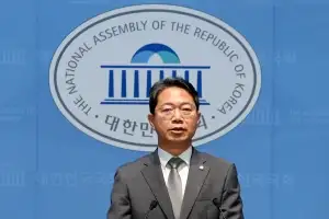 여론 악화에…김승원 자진사퇴 “李대통령 회견 보며 결심 굳혀”