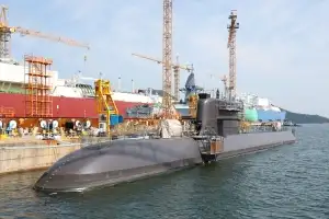 베일 벗은 3600t급 잠수함 서희함…장기잠항·고속기동 능력 갖췄다