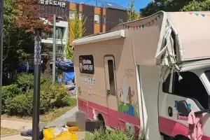 봉사하던 母子, 트럭에 참변…운전자 “페달 착각”→“급발진” 주장 이어가