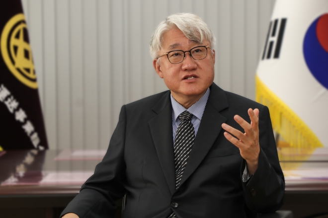 김정환 서울시버스운송사업조합 이사장 “버스 ‘필수공익사업’ 지정 절실…시민 발 묶는 파업 끝내야”