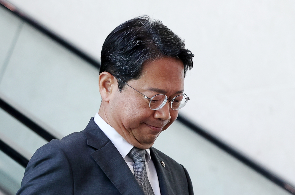 후보직 사퇴한 김승원, ‘굳은 표정’
