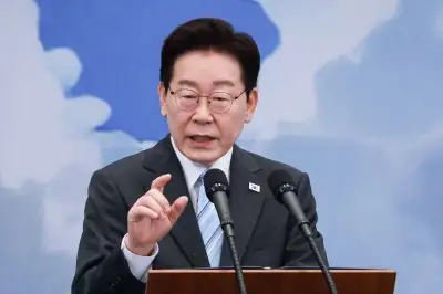 李 지지율, 10주만에 올라 34.8%… “국정 쇄신 의지 강조로 상승 전환”