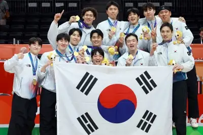 개막 전 짐 싼 국가도 나왔다…‘B리그 눈치’ 기형적 일정 속 한국 농구 12년만에 우승