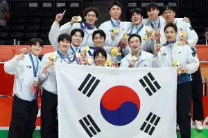 개막 전 짐 싼 국가도 나왔다…‘B리그 눈치’ 기형적 일정 속 한국 농구 12년만에 우승