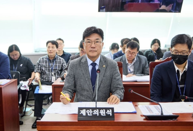 최만식 경기도의원, 전국 최초 ‘농식품 부산물 고부가가치화’ 조례 제정… 버려지던 껍질·줄기가 제품 된다