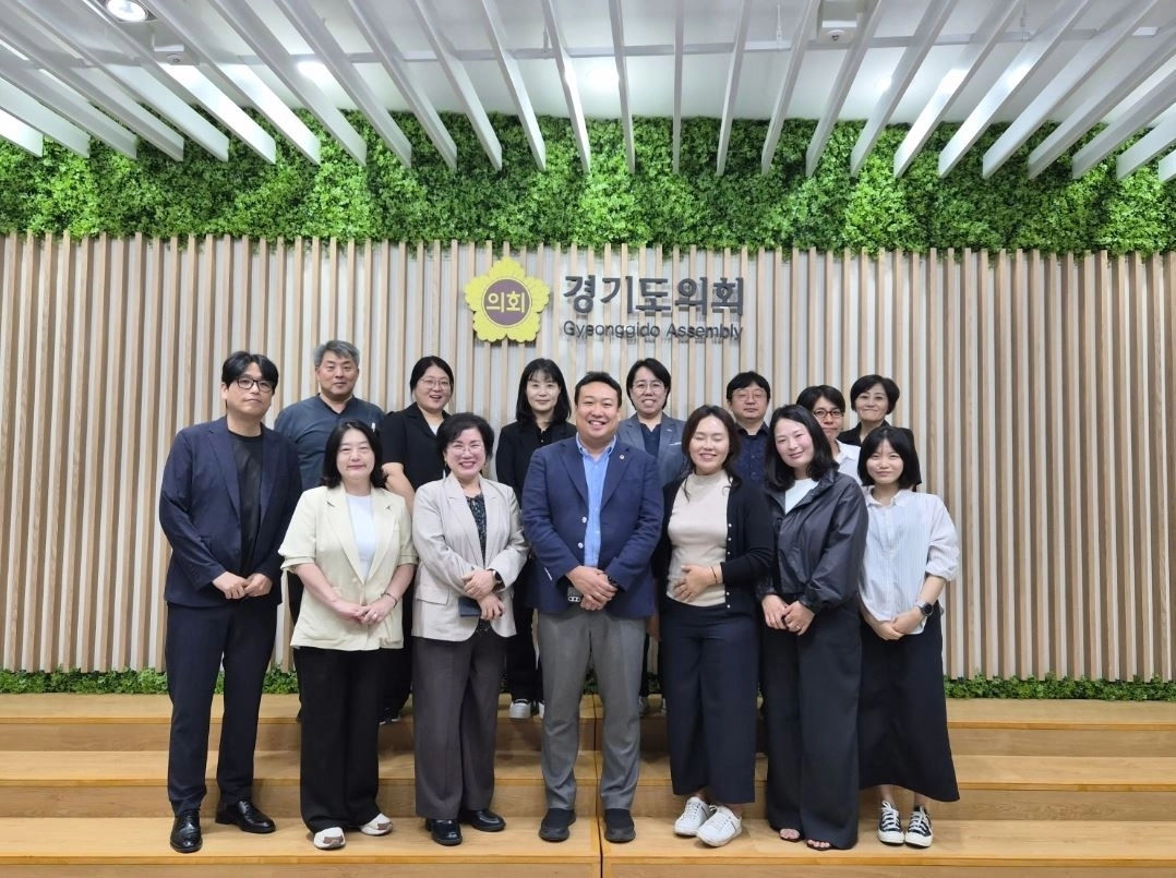 ▲ 지난 19일 ‘사회연대경제 활성화 방안’을 주제로 정책간담회를 진행한 이기대 의원(사진=경기도의회)