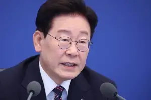 李대통령, 강훈식 사의표명에 “아직 어떻게 할지 결정 못해”