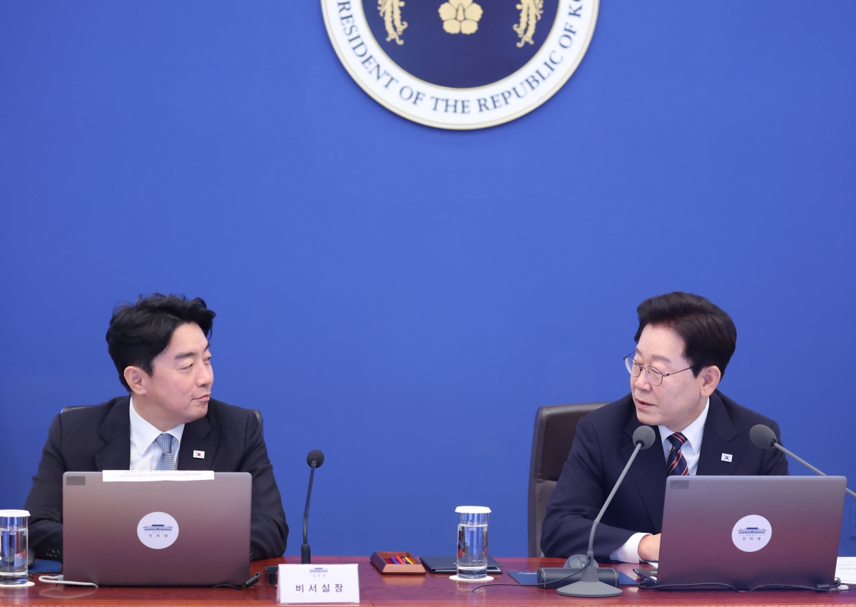 thumbnail - 수세 몰린 靑에 총대 멘 비서실장<br>국힘 “경기·성남라인 국감 세워야”