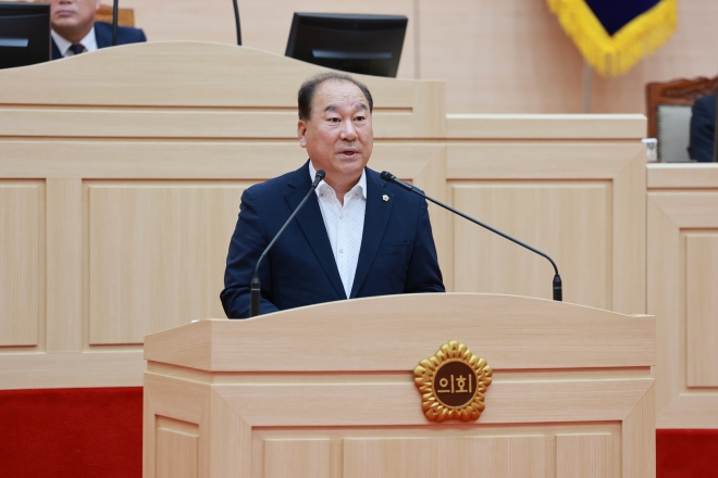 강정일 통합시의원 “항만공사 통합 반대···강행 땐 본사 광양항에 둬야”
