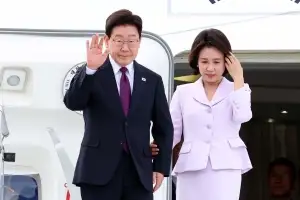 李대통령 “북한 제재와 핵무기 개발 중단 맞교환 가치 있어”