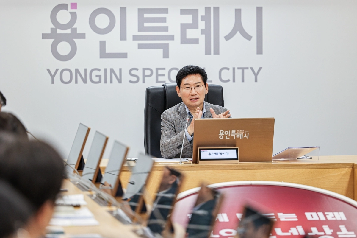 이상일 용인시장이 22일 간부공무원회의에서 발언하고 있다. 용인시 제공