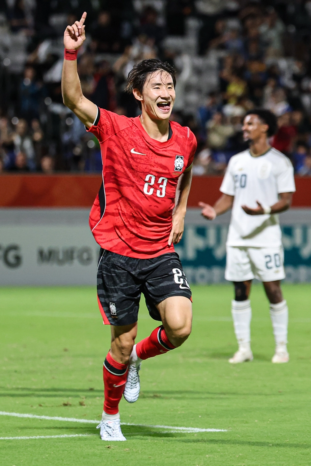 신민하가 22일 일본 나고야 미즈호 공원 럭비경기장에서 열린 2026 아이치·나고야 아시안게임 남자축구 조별리그 2차전에서 사우디아라비아를 상대로 후반 22분 선제 결승골을 넣은 뒤 기뻐하고 있다. 한국 대표팀은 사우디를 2-0으로 이겼다. 나고야 뉴스1