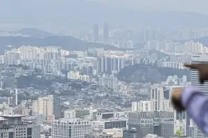 강남은 더 떨어질까봐, 강북은 매물 없어서… ‘관망세’로 거래 줄어든 서울 아파트