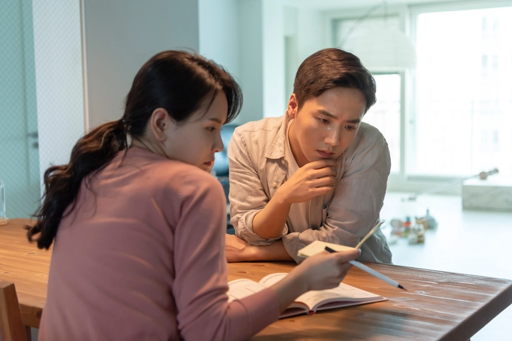 부부 가계 경제권 논의. 아이클릭아트