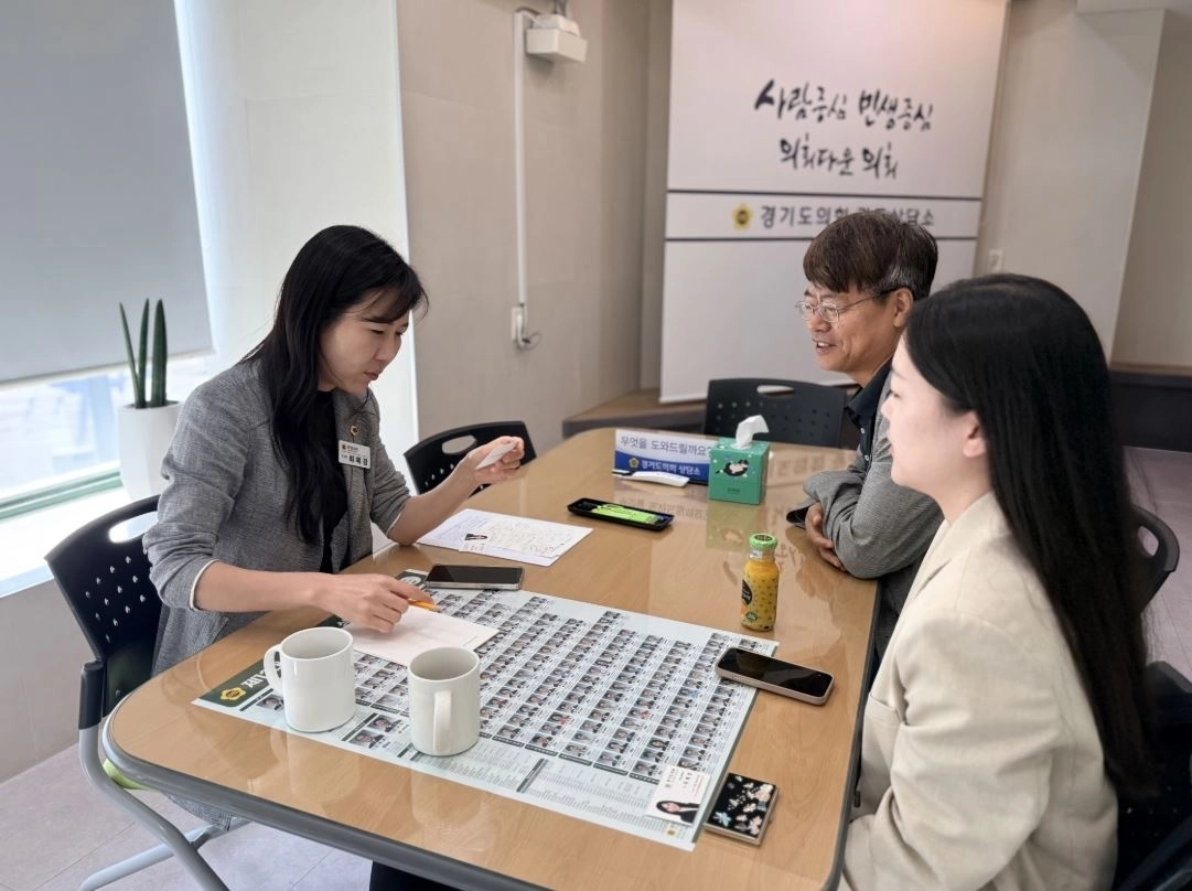 ▲ 23일 경기도의회 광주상담소에서 광주 지역 청년 문화기획자와 광주시 자원봉사센터 관계자를 만난 최혜경 의원(사진=경기도의회)